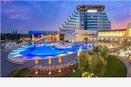 Proljetni odmor u ekskluzivnom Hotelu Olympia Sky 4* u Vodicama uz 2 noćenja na bazi polupansiona za 2 odraslih i 1 dijete do 13 g., opuštanje u unutarnjem grijanom bazenu, SPA  RELAX zoni...