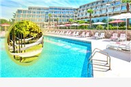 POREČ - spojite aktivni odmor i uživanje bez premca uz raznovrsnu ponudu Plava Resorta u Hotelu Mediteran Plava Laguna 3* - Korištenje vanjskog grijanog bazena, aktivnosti za djecu i odrasle