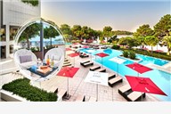 POREČ - pronađite savršeno utočište za odmor u Hotelu Parentium Plava Laguna 4* s pogledom na zaljev koji će vas ostaviti bez daha - Prepustite se opuštanju na plaži koja se nalazi tik uz hotel!