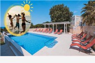 Royal Pool Apartments 4*, kraj ljeta na Pagu - 5 ili 7 noćenja za 2 ili 4 osobe uz korištenje vanjskog bazena + blizina svjetski poznate plaže Zrće - + gratis smještaj za 1 dijete do 5,99 godina, korištenje 24.8. - 31.8.